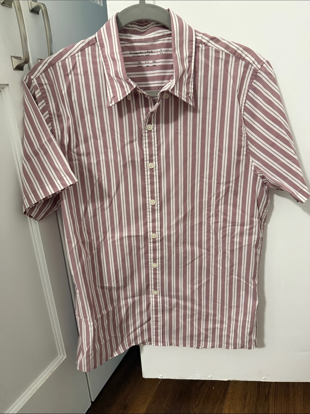 Abercrombie & Fitch Mauve and White Striped Short-Sleeve Button-Up